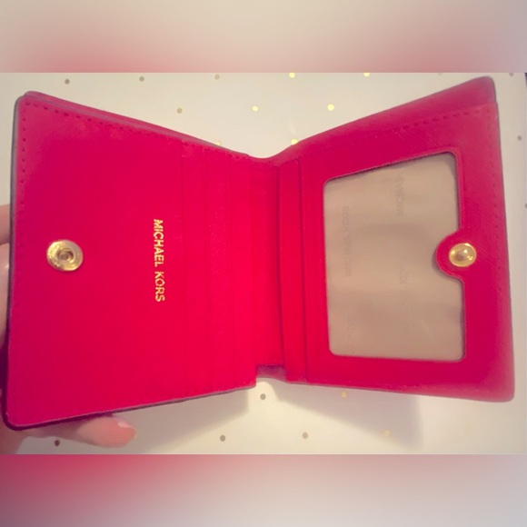 Michael Kors Slim Leather Wallet - Picture 6 of 10